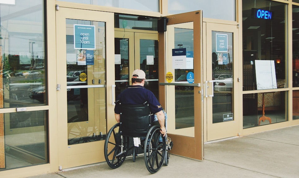 Puertas Levadizas Y Accesibilidad Para Personas Con Discapacidad